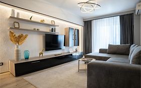 Chanttal Luxury - Fountain